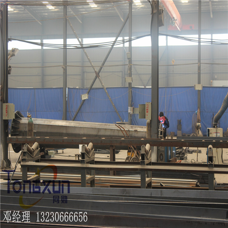 工人生產(chǎn)作業(yè)